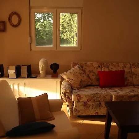 Art House Kosmaj 1 *