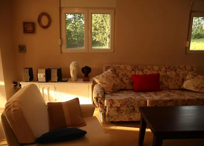 Art House Kosmaj 1 *